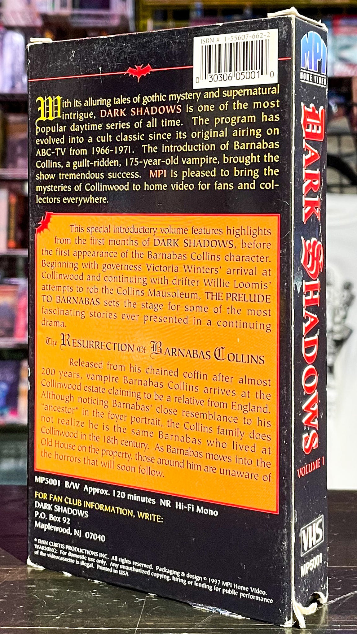 Dark Shadows Vol 1