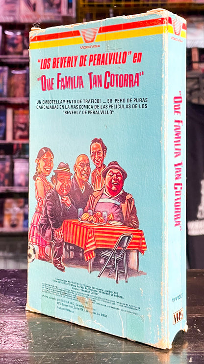 “Que Familia Tan Cotorra”