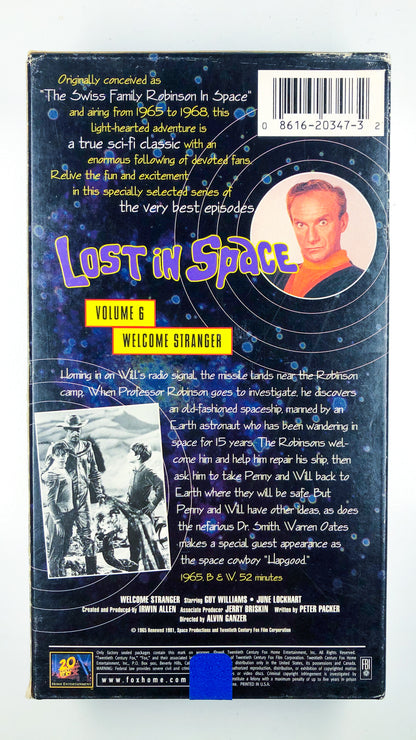Lost in Space Volume 5: Welcome Stranger